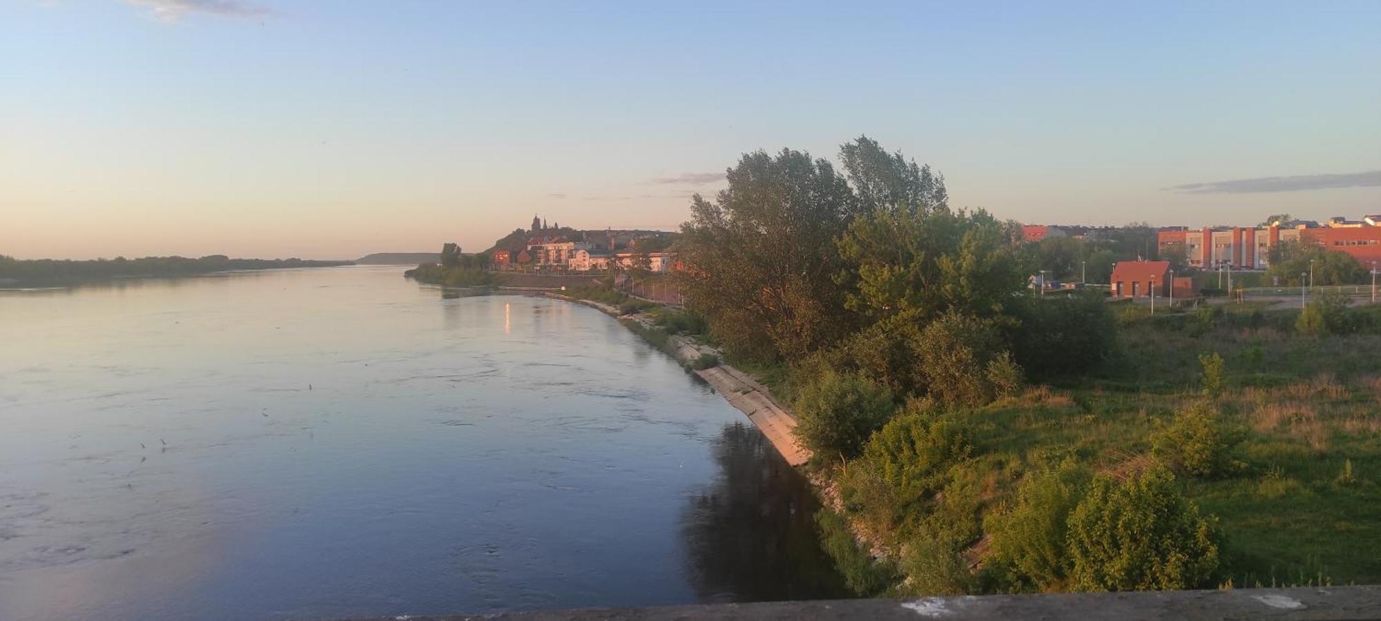 Center 45m, 1 Bedroom And 1 Living With Kitchen Bathroom, A Perfect Family Friendly Place Or For Office And A Longer Stay, A Proper Office Desk With Business Chair Provided, 100m From Market Square And Vistula River Apartment