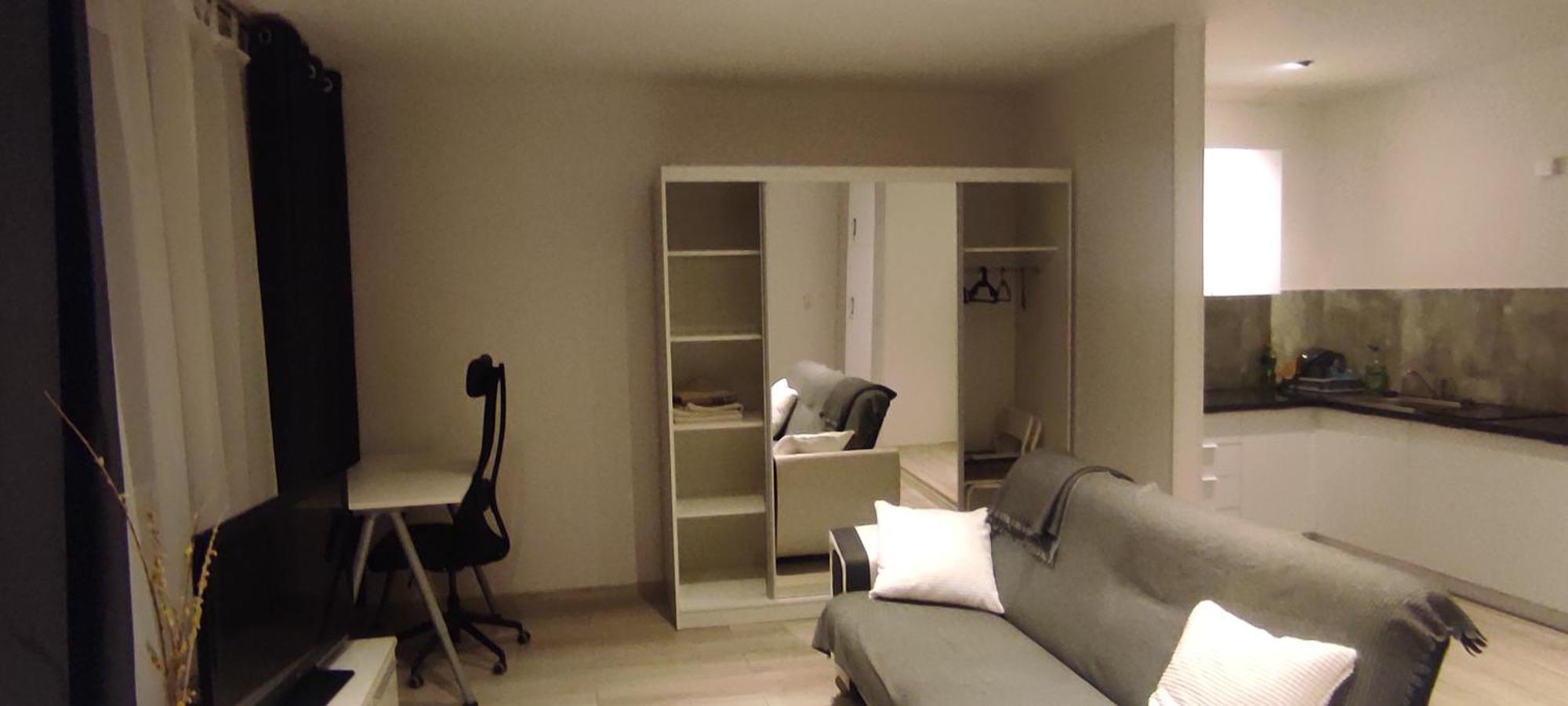 Center 45m, 1 Bedroom And 1 Living With Kitchen Bathroom, A Perfect Family Friendly Place Or For Office And A Longer Stay, A Proper Office Desk With Business Chair Provided, 100m From Market Square And Vistula River